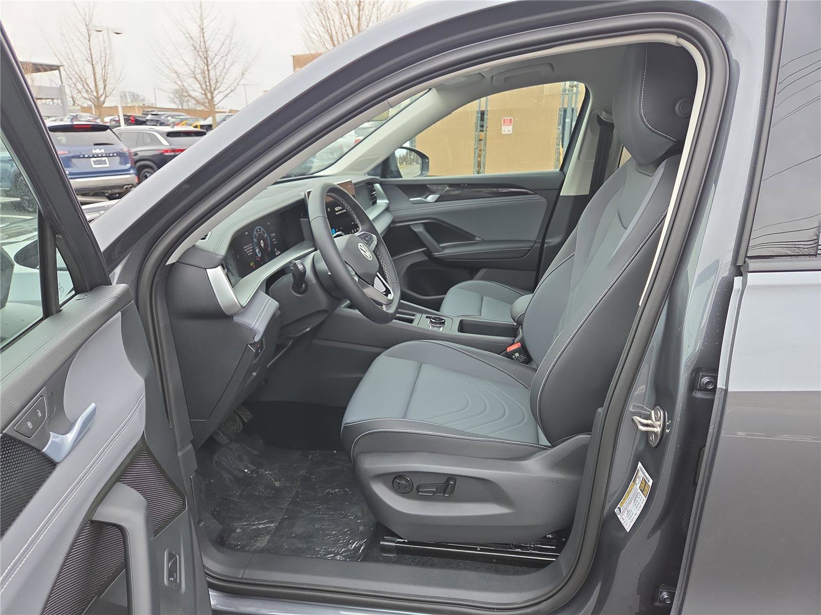 New 2026 Volkswagen Tiguan SE image 14