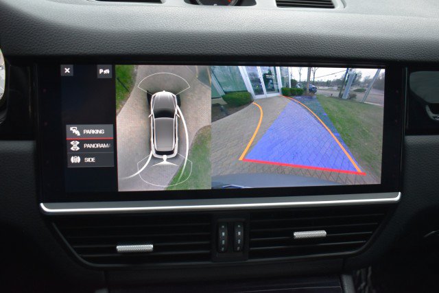Used 2021 Porsche Cayenne AWD/4WD image 14