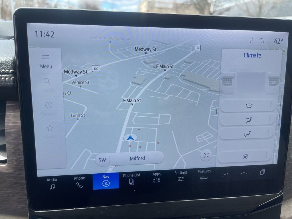 Used 2024 Ford Expedition Limited image 17