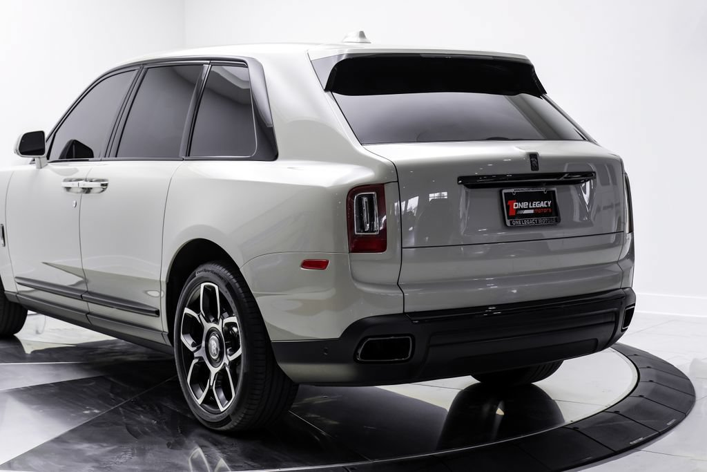 Used 2022 Rolls-Royce Cullinan Black Badge AWD/4WD image 12