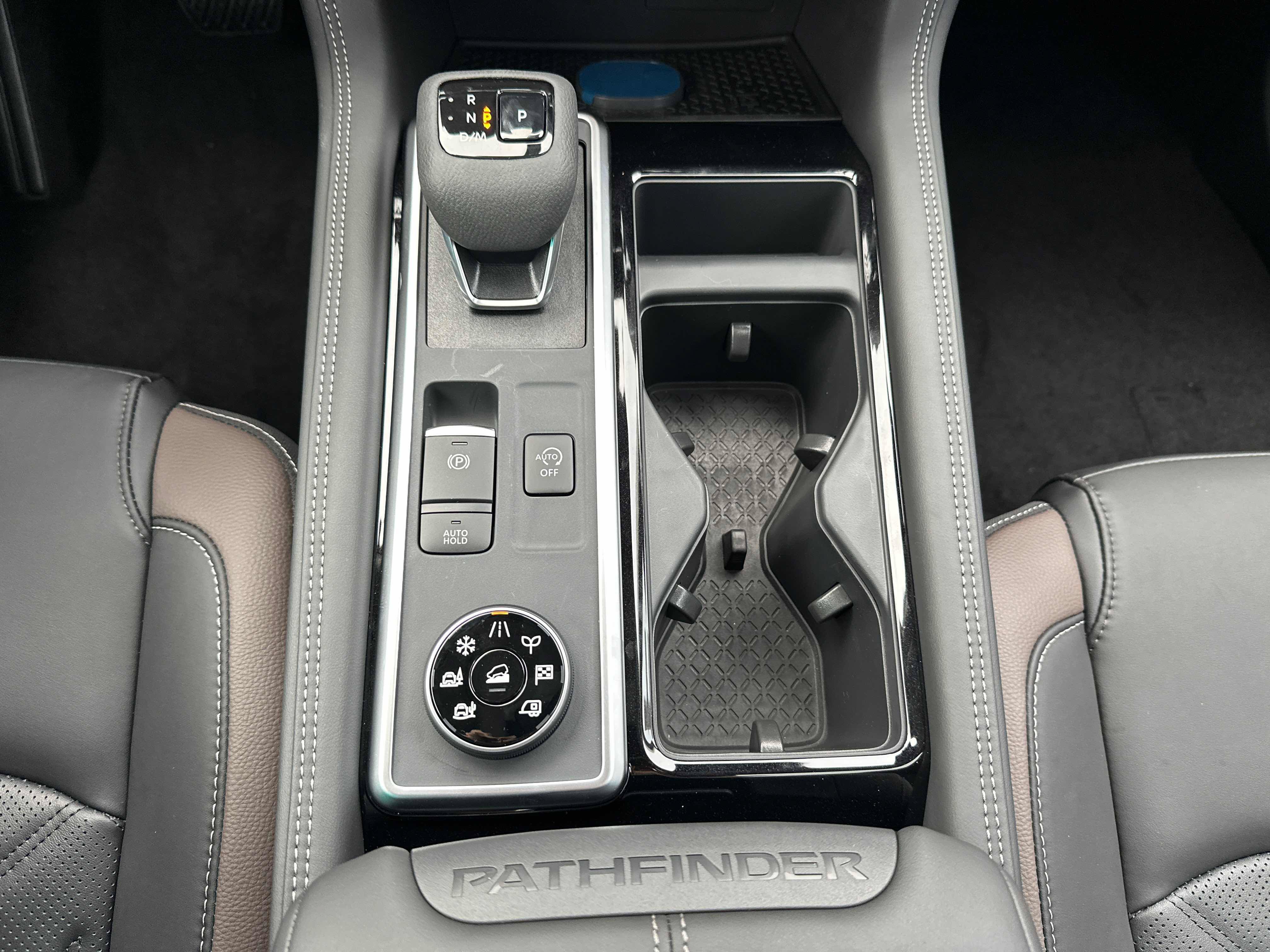 New 2026 Nissan Pathfinder Platinum AWD/4WD image 37