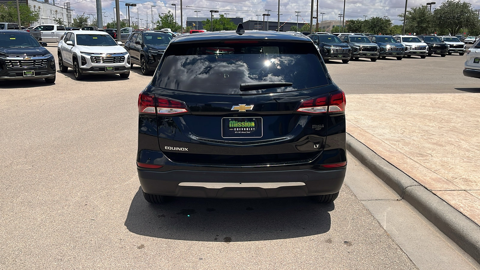 Used 2022 Chevrolet Equinox LT FWD image 7