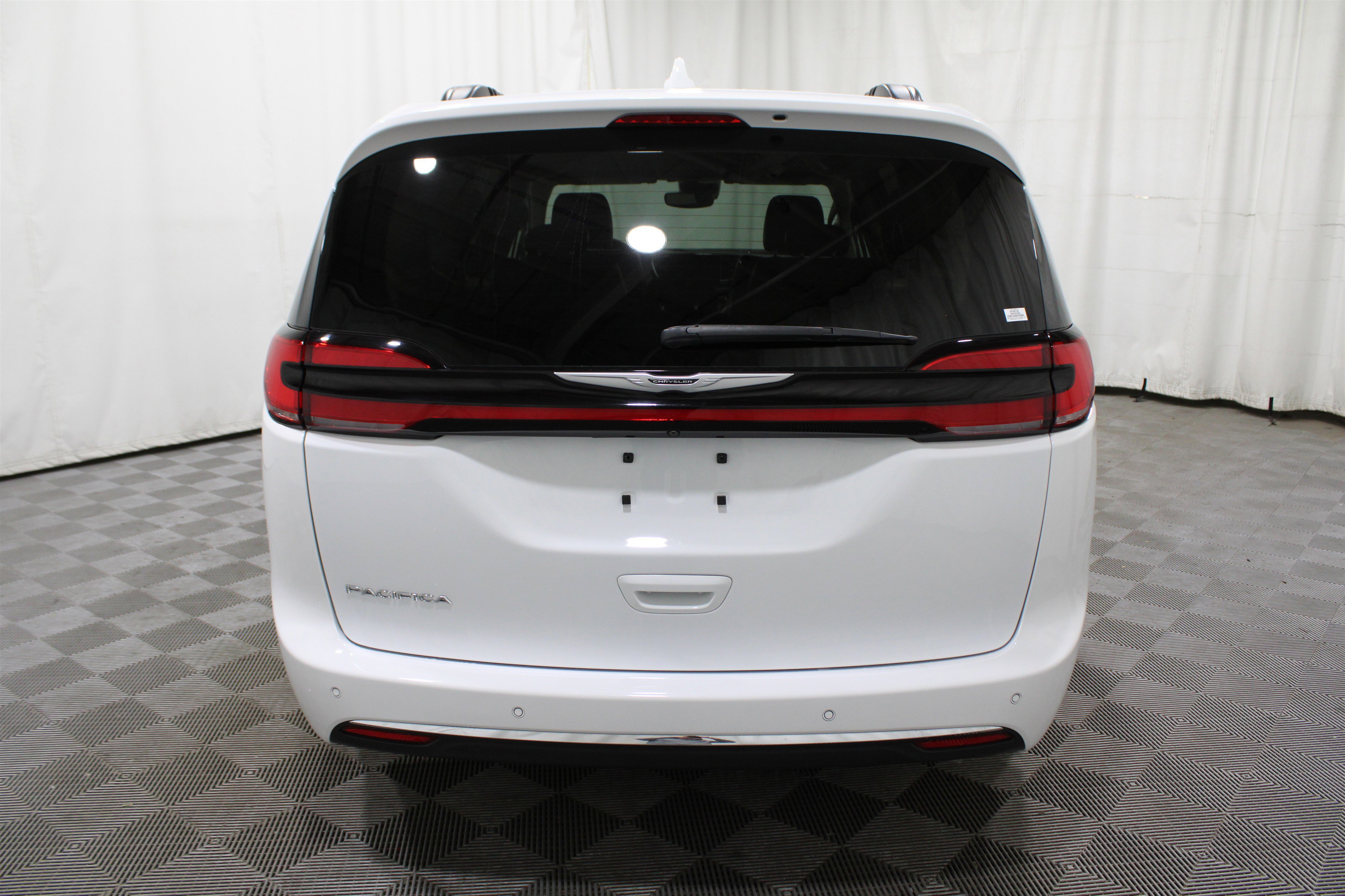 Used 2022 Chrysler Pacifica Touring-L image 35