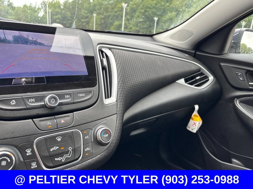 Used 2025 Chevrolet Malibu RS FWD image 17