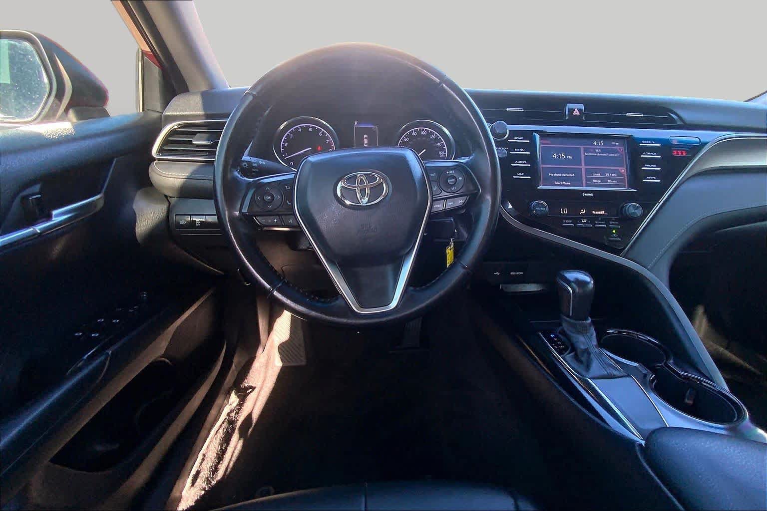 Used 2020 Toyota Camry SE FWD image 6