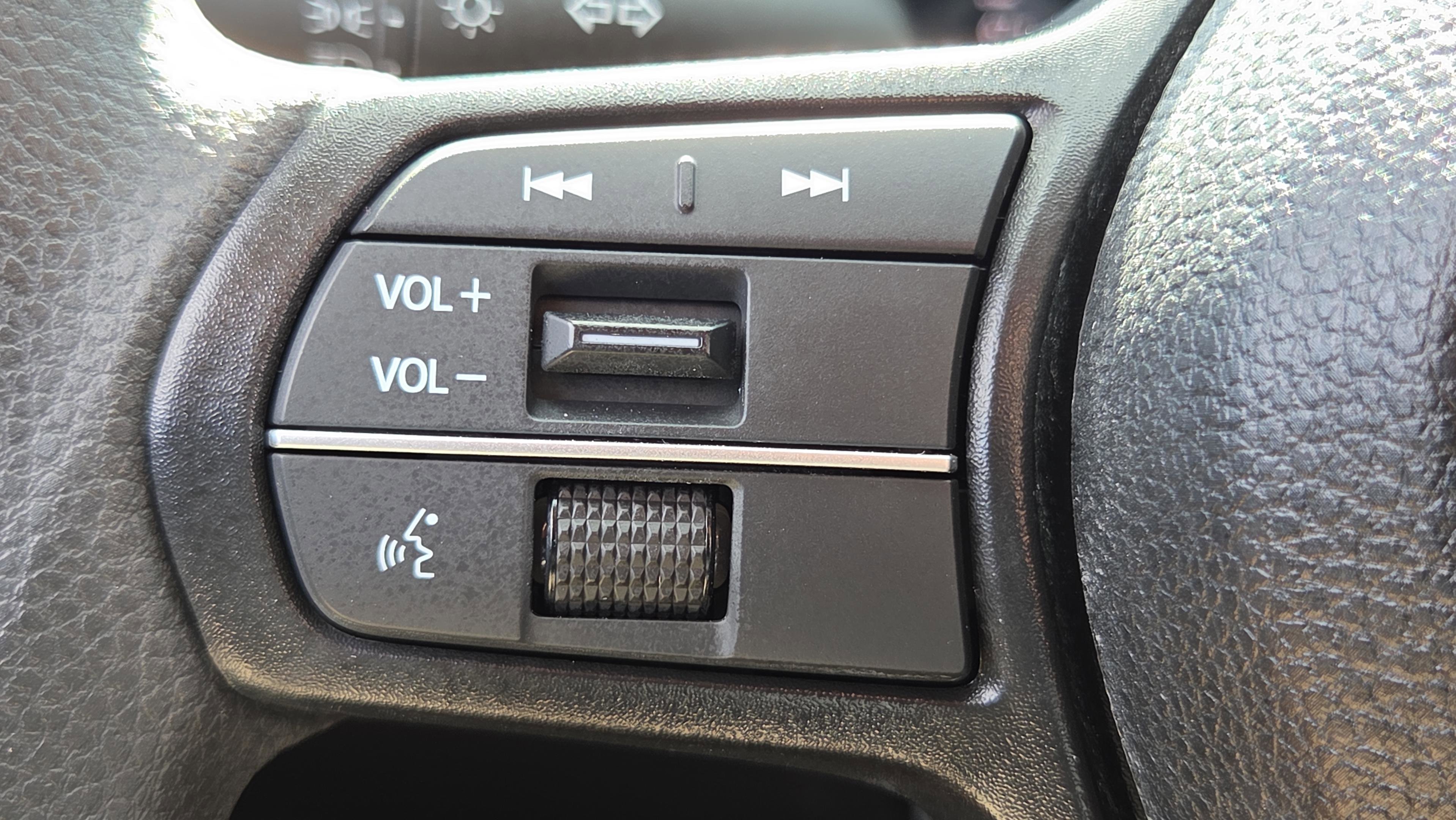 Certified 2025 Honda Accord SE image 37