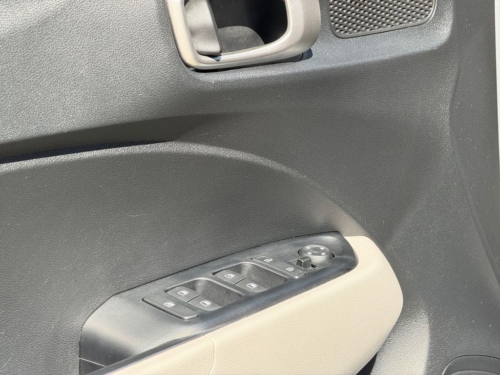 Used 2021 Hyundai Venue SEL w/ Premium Package FWD image 21