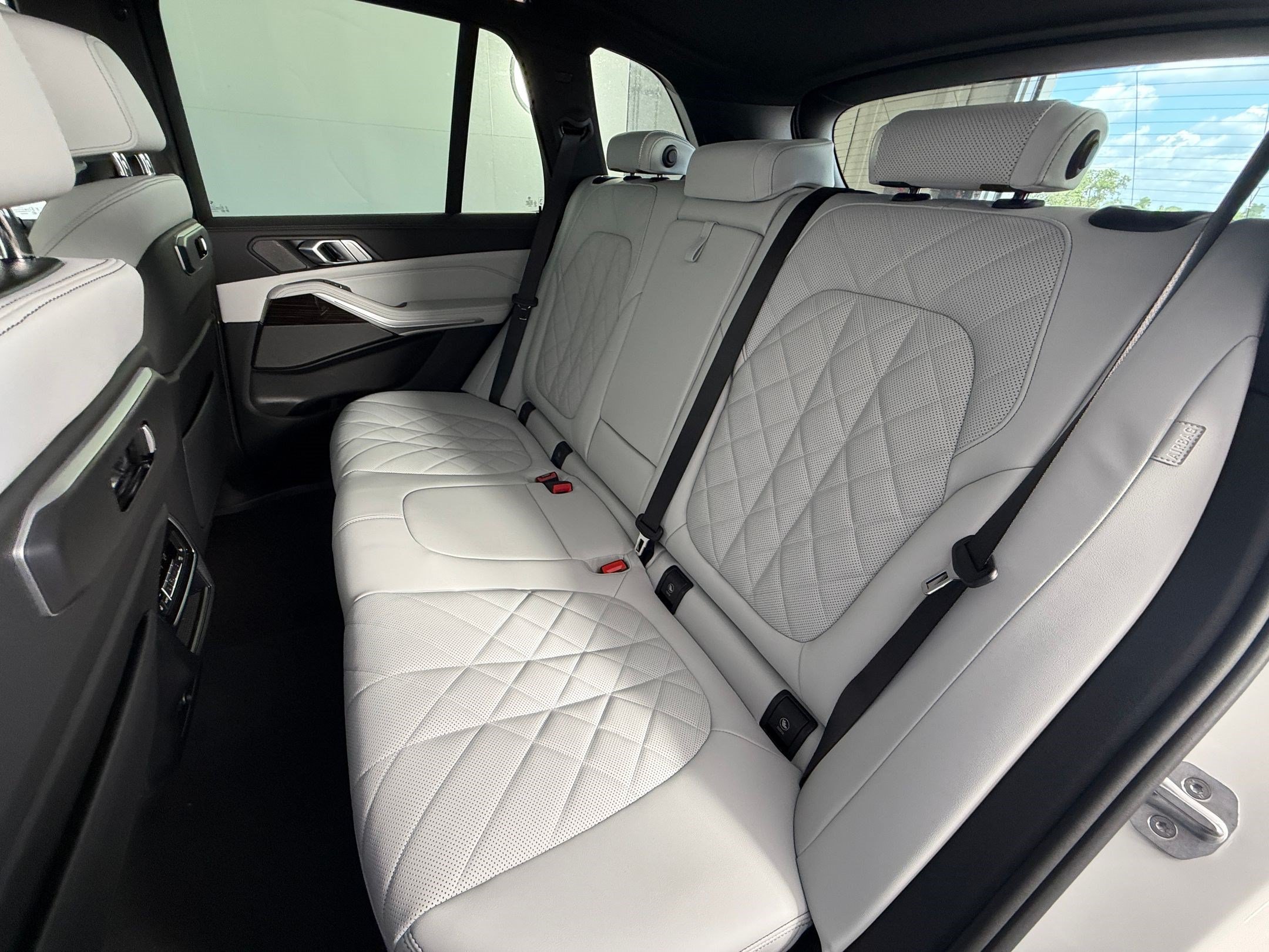 New 2026 BMW X5 sDrive40i w/ Climate Comfort Package RWD image 23
