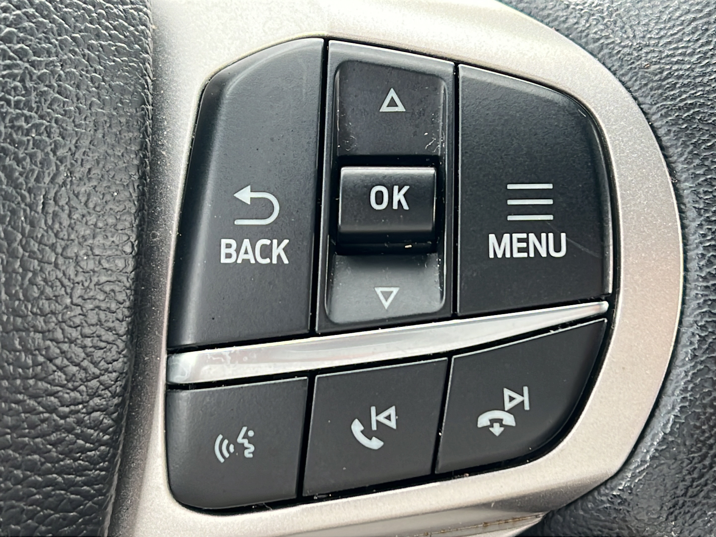Used 2023 Ford Explorer XLT w/ Equipment Group 202A AWD/4WD image 20