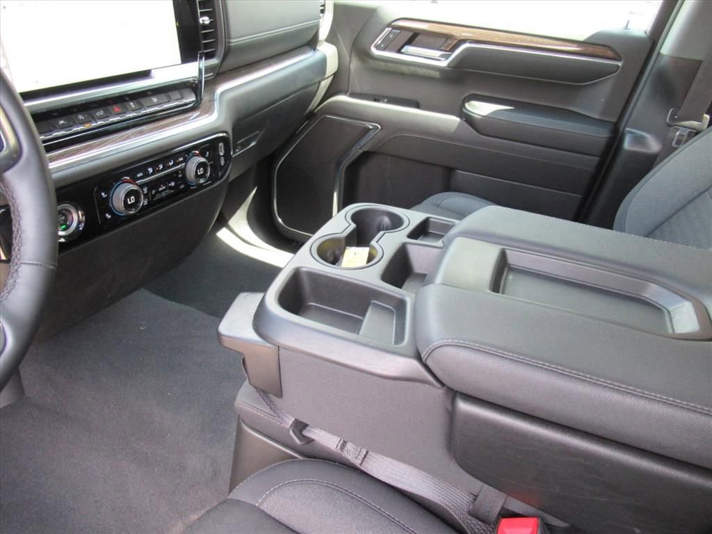 Used 2024 Chevrolet Silverado 1500 LT AWD/4WD image 15