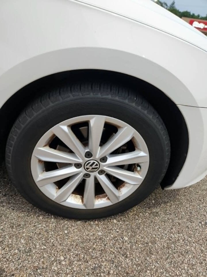 Used 2013 Volkswagen Passat 2.5 SEL Premium FWD image 32