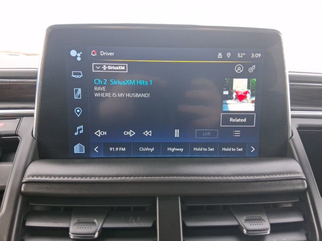 Used 2023 Chevrolet Suburban LT image 33