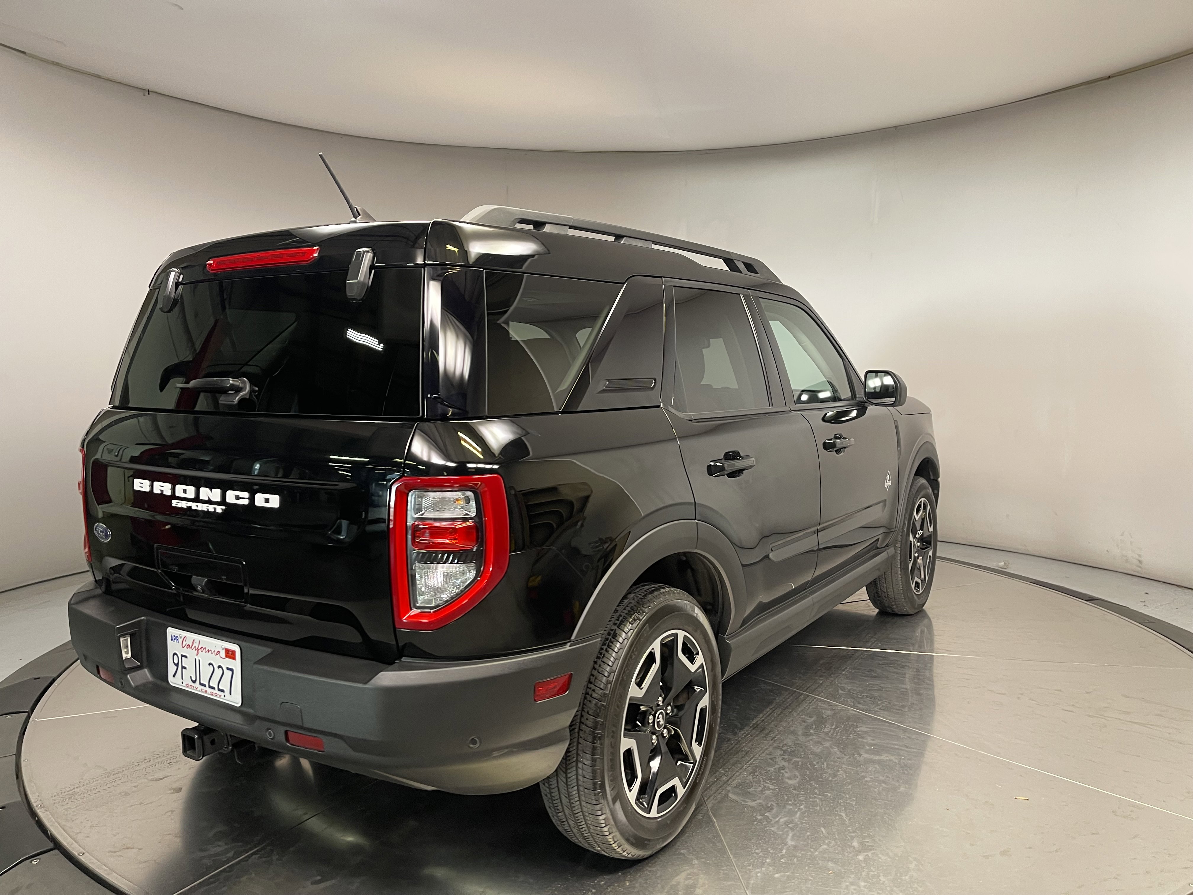 Used 2023 Ford Bronco Sport Outer Banks w/ Tech Package image 5