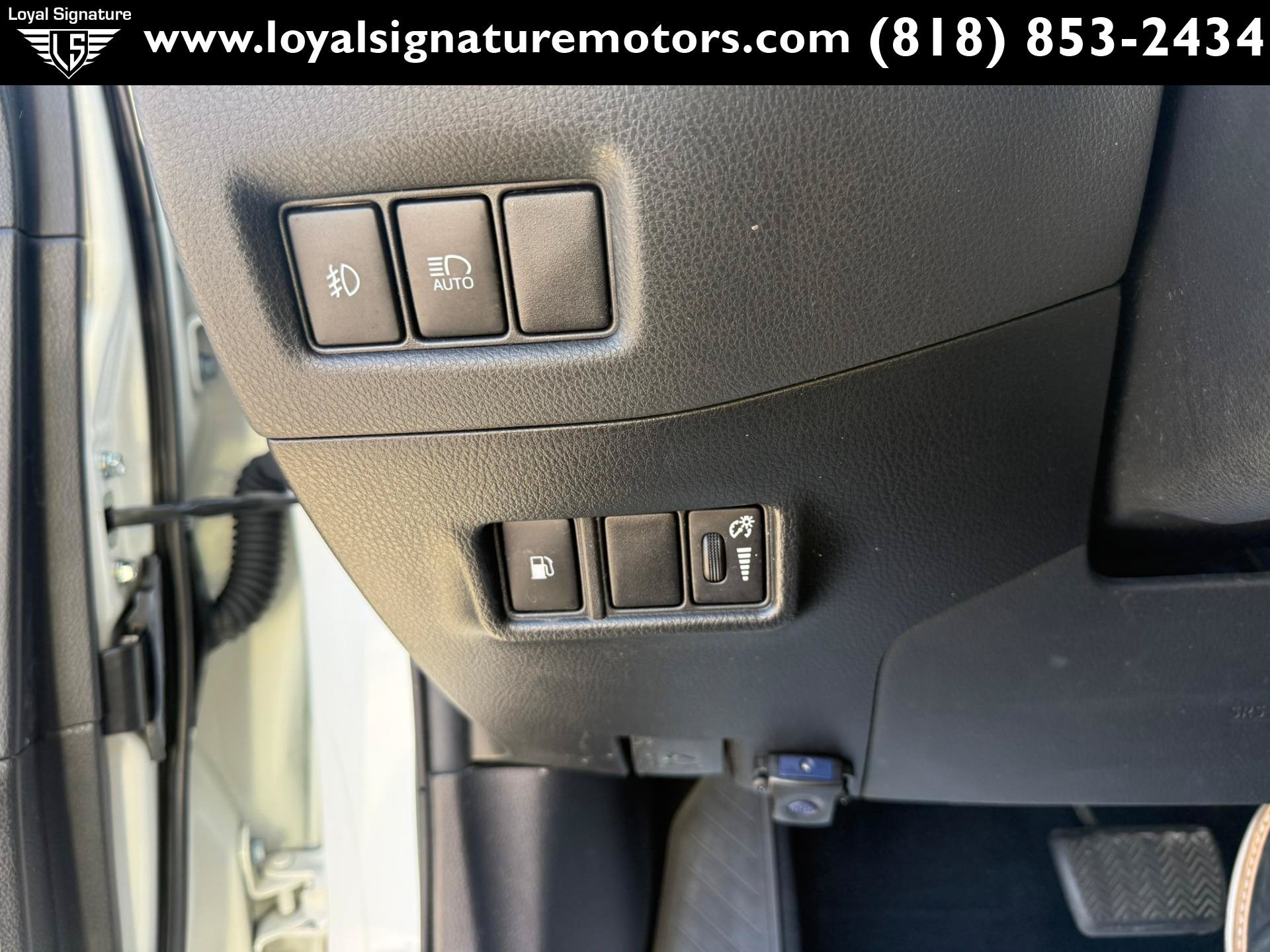 Used 2018 Toyota C-HR XLE FWD image 19