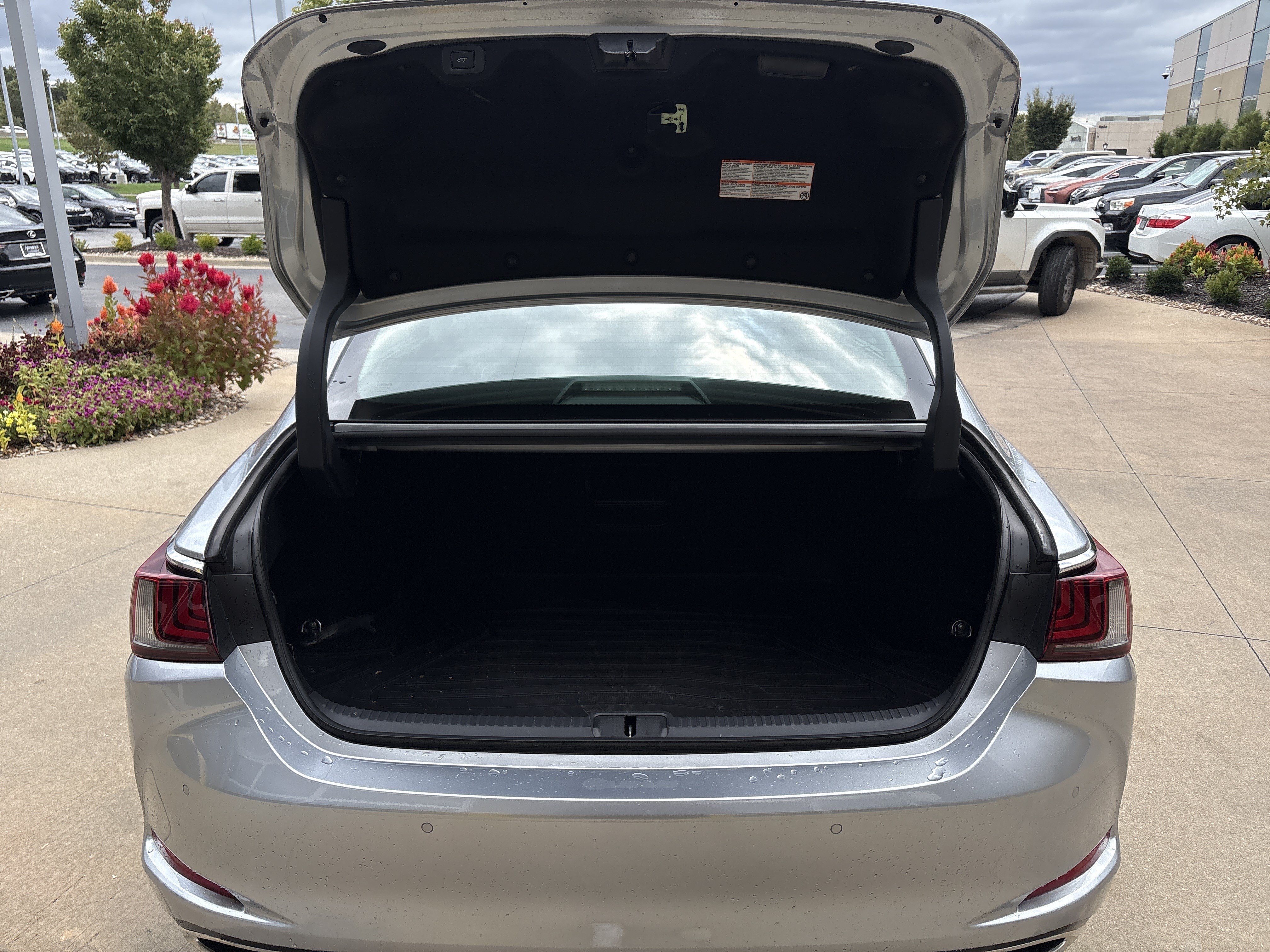 Certified 2025 Lexus ES 350 Ultra Luxury w/ Accessory Package (Z2) FWD image 32