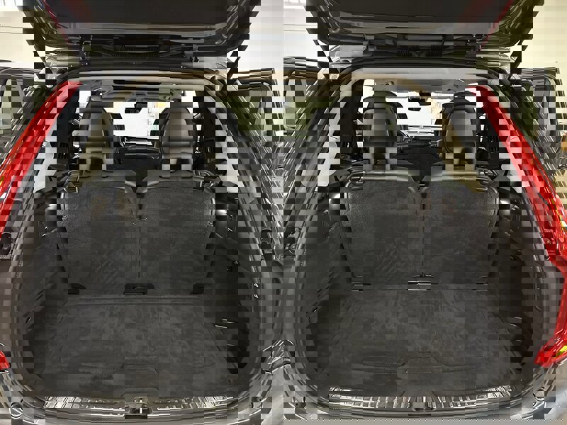 Used 2016 Volvo XC90 T8 Inscription w/ Vision Package image 14