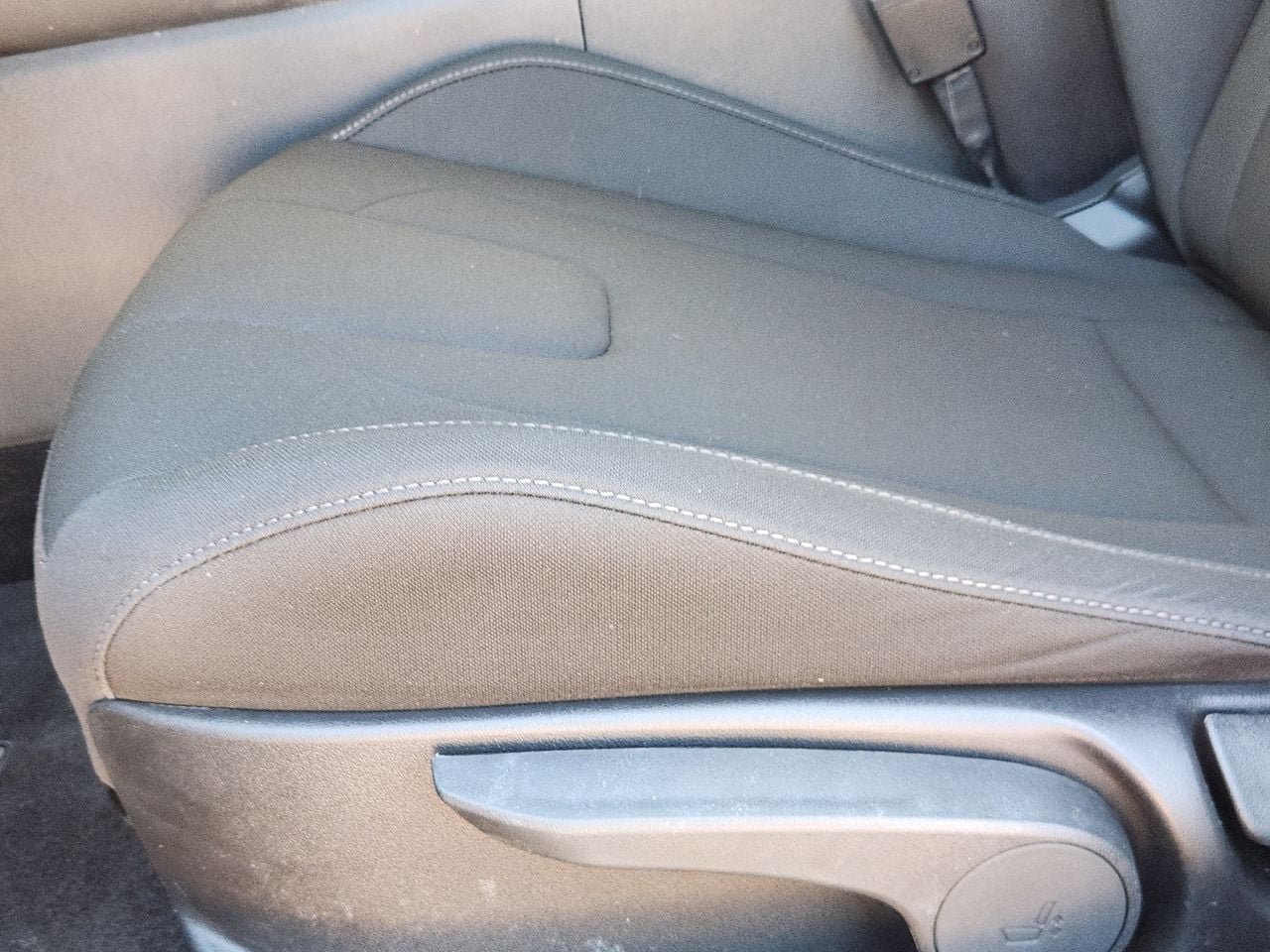 Certified 2024 Hyundai Elantra Blue FWD image 25