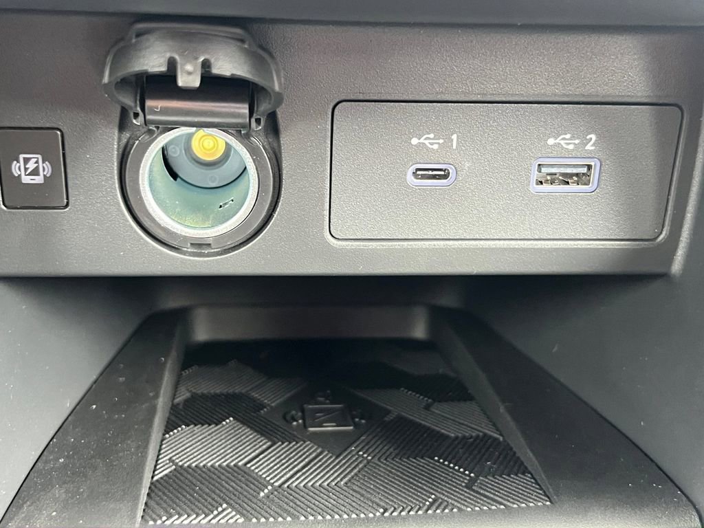 New 2025 Nissan Versa SR FWD image 6