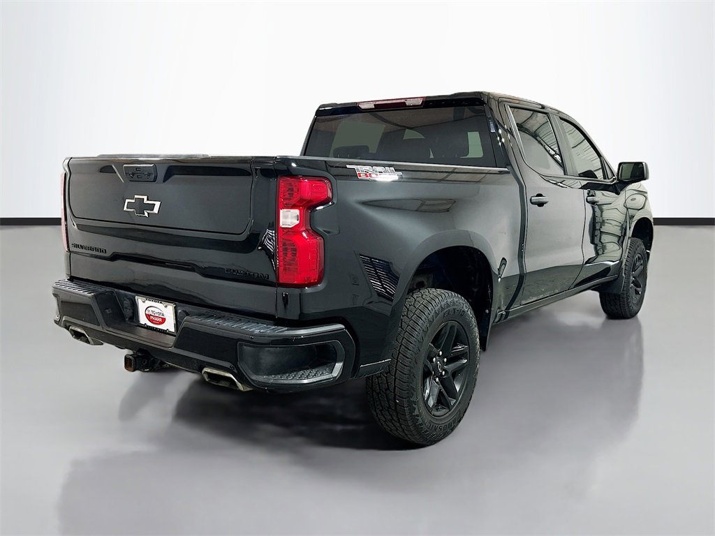 Used 2024 Chevrolet Silverado 1500 Custom Trail Boss w/ LPO, Dark Essentials Package image 4