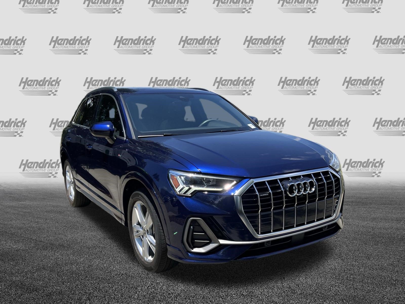 Used 2022 Audi Q3 2.0T Premium Plus AWD/4WD image 2