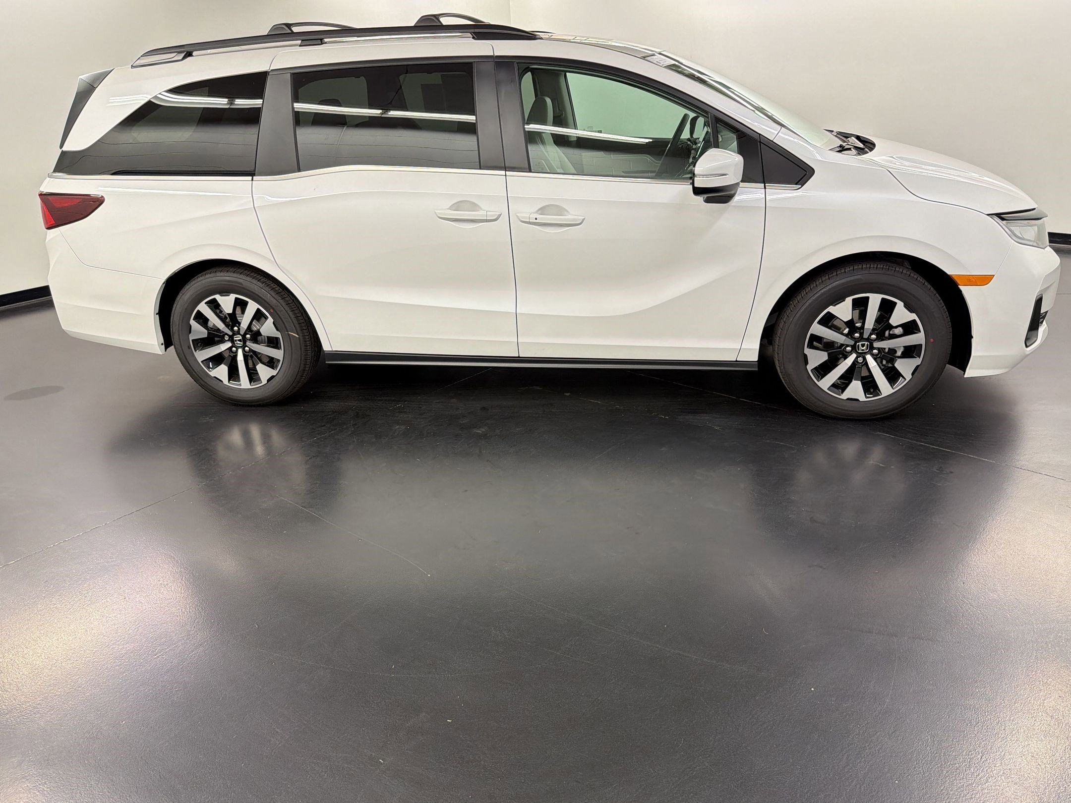 New 2026 Honda Odyssey EX-L image 8