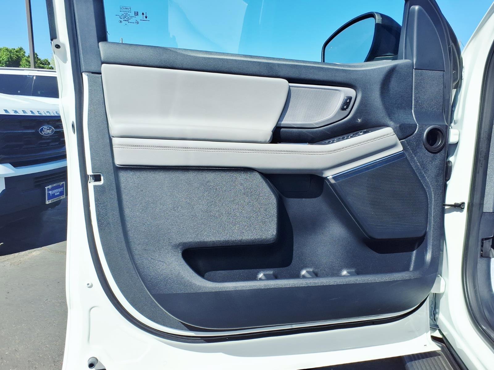 Certified 2025 Ford Expedition Active image 21