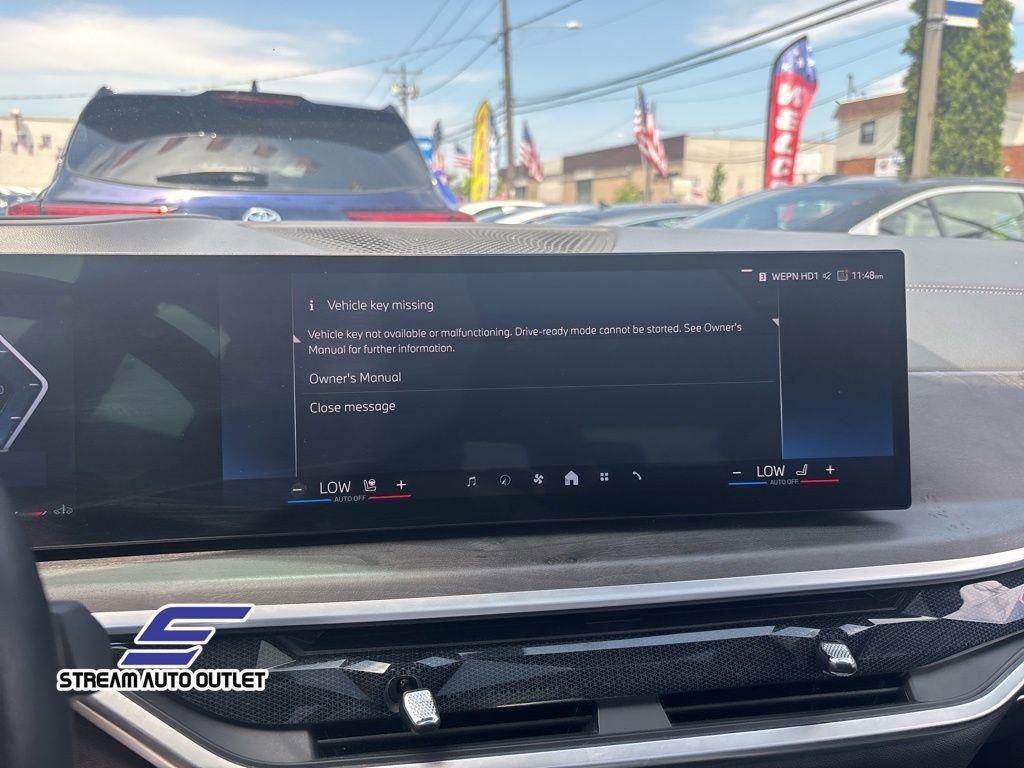 Used 2024 BMW X5 xDrive40i w/ Premium Package image 32