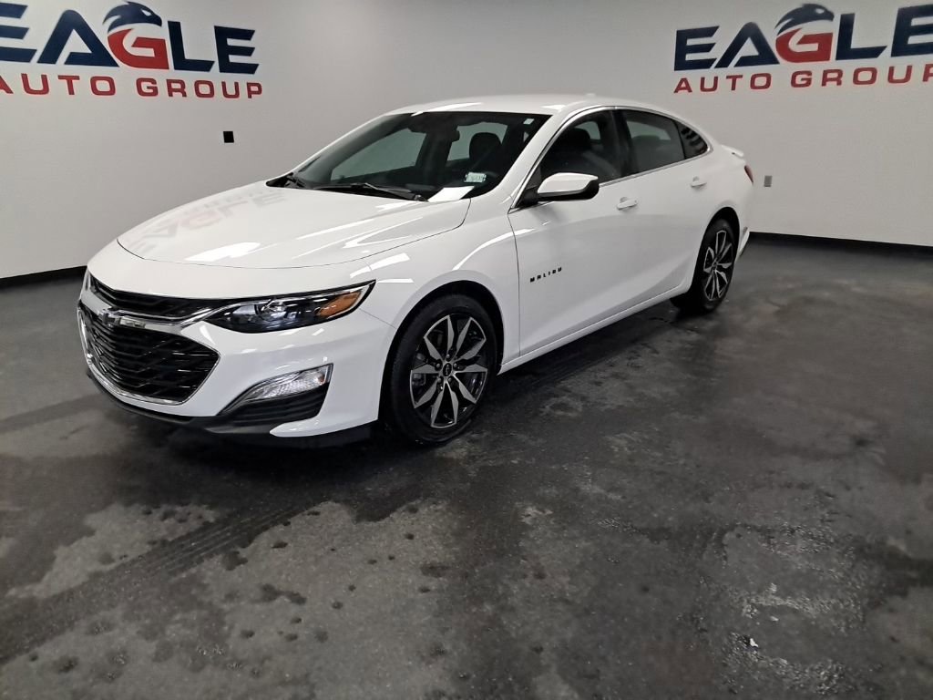 Used 2025 Chevrolet Malibu RS FWD image 4