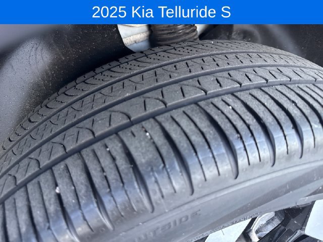 Used 2025 Kia Telluride S AWD/4WD image 28