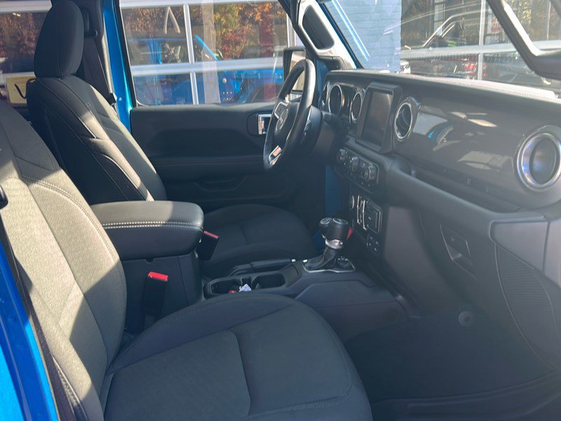 Used 2022 Jeep Wrangler Unlimited Sahara w/ Cold Weather Group image 9