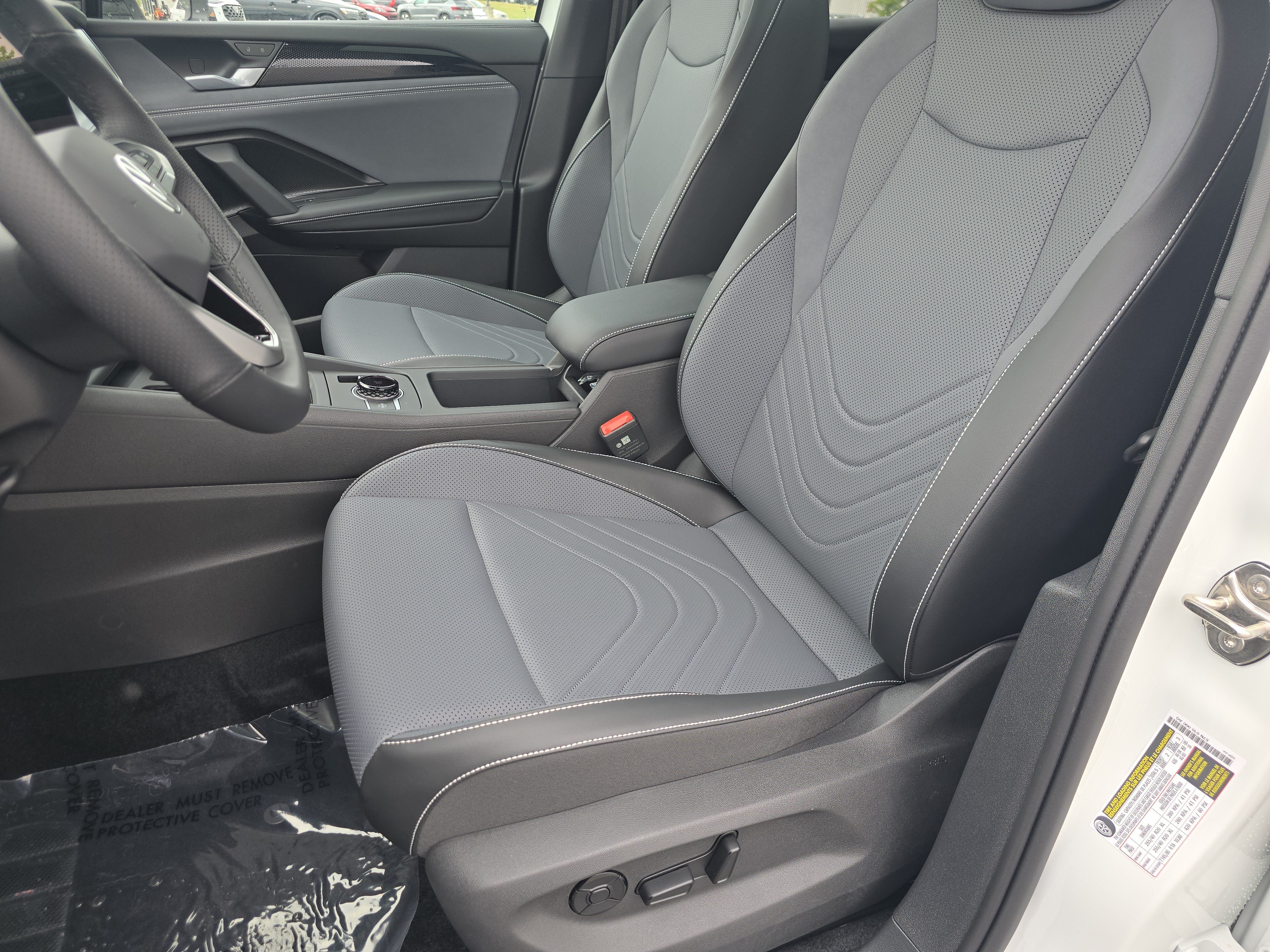 New 2026 Volkswagen Tiguan SE R-Line FWD image 18