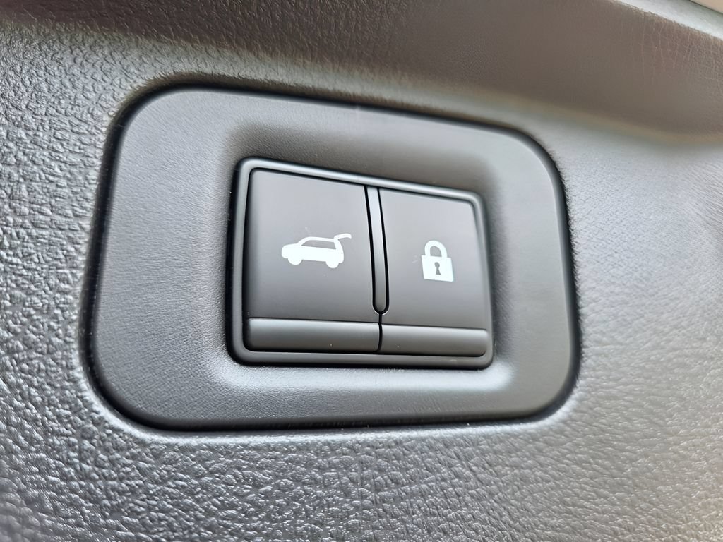 New 2026 Nissan Armada PRO-4X w/ Captain's Chari Seat Package AWD/4WD image 7