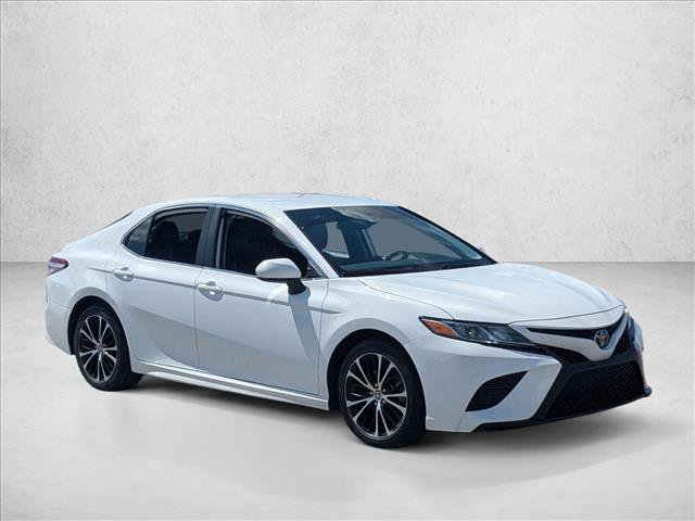 Used 2020 Toyota Camry SE FWD video 3