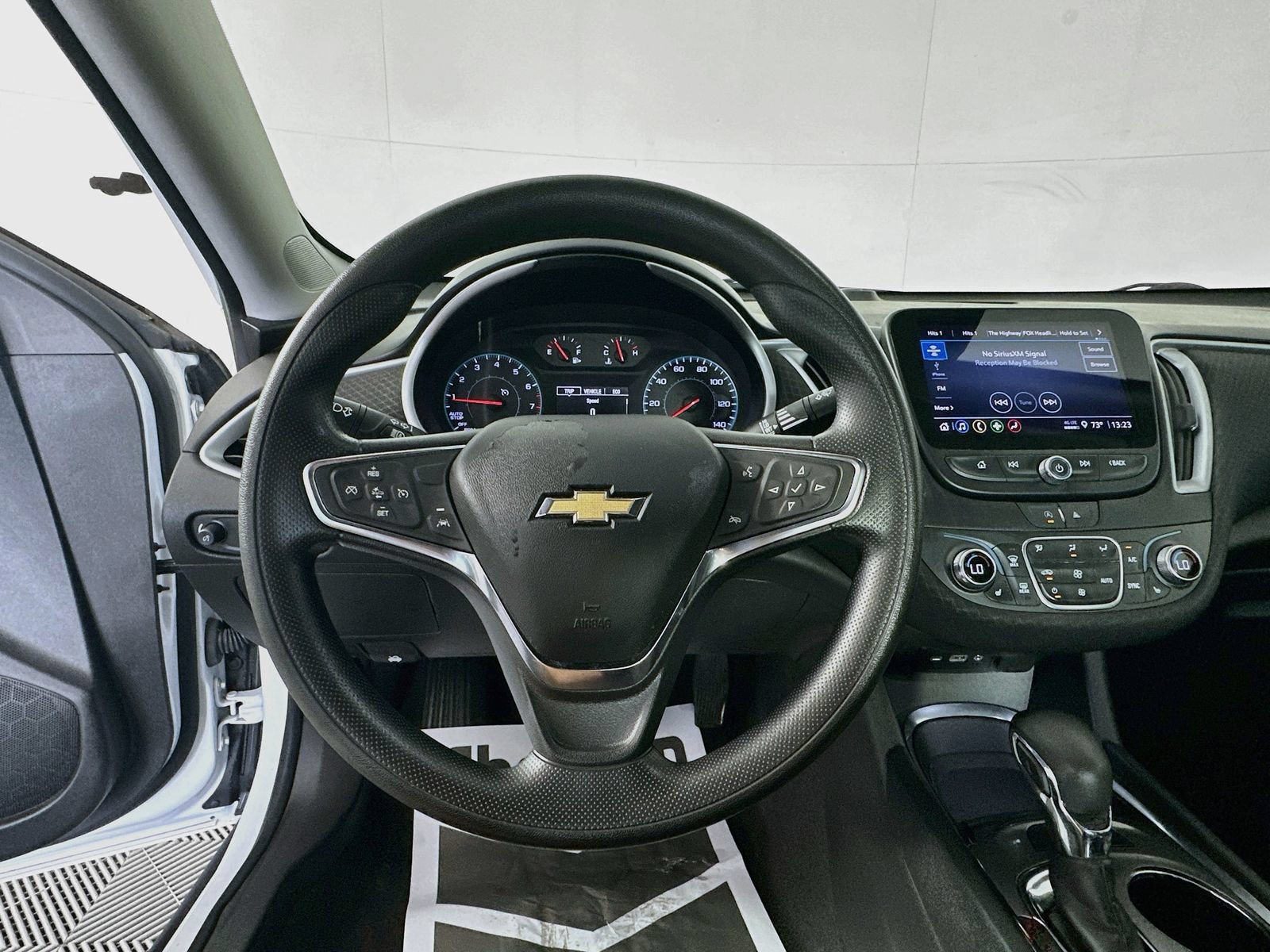 Used 2023 Chevrolet Malibu LT FWD image 11