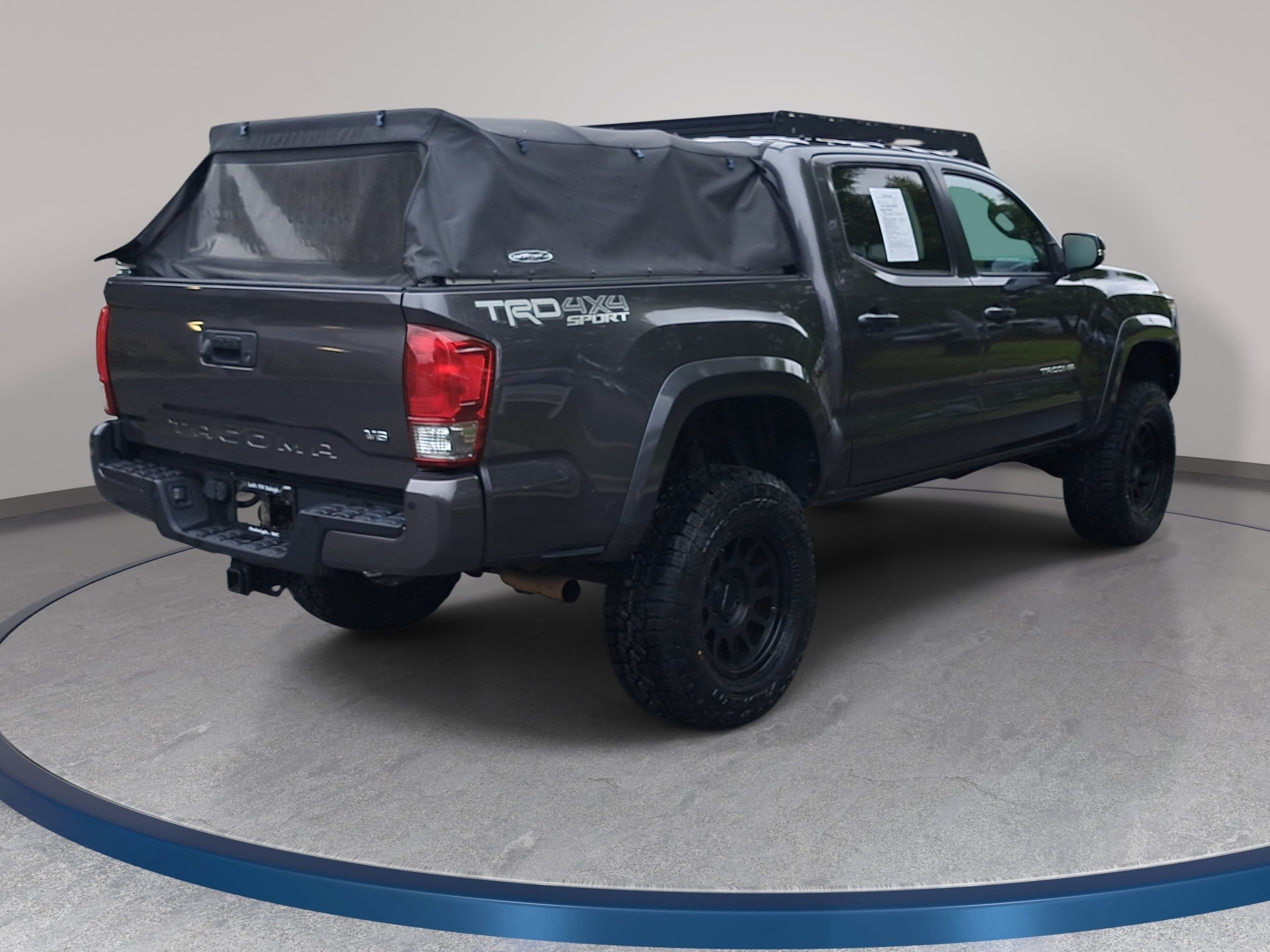 Used 2017 Toyota Tacoma TRD Sport w/ Premium & Technology Package AWD/4WD image 5