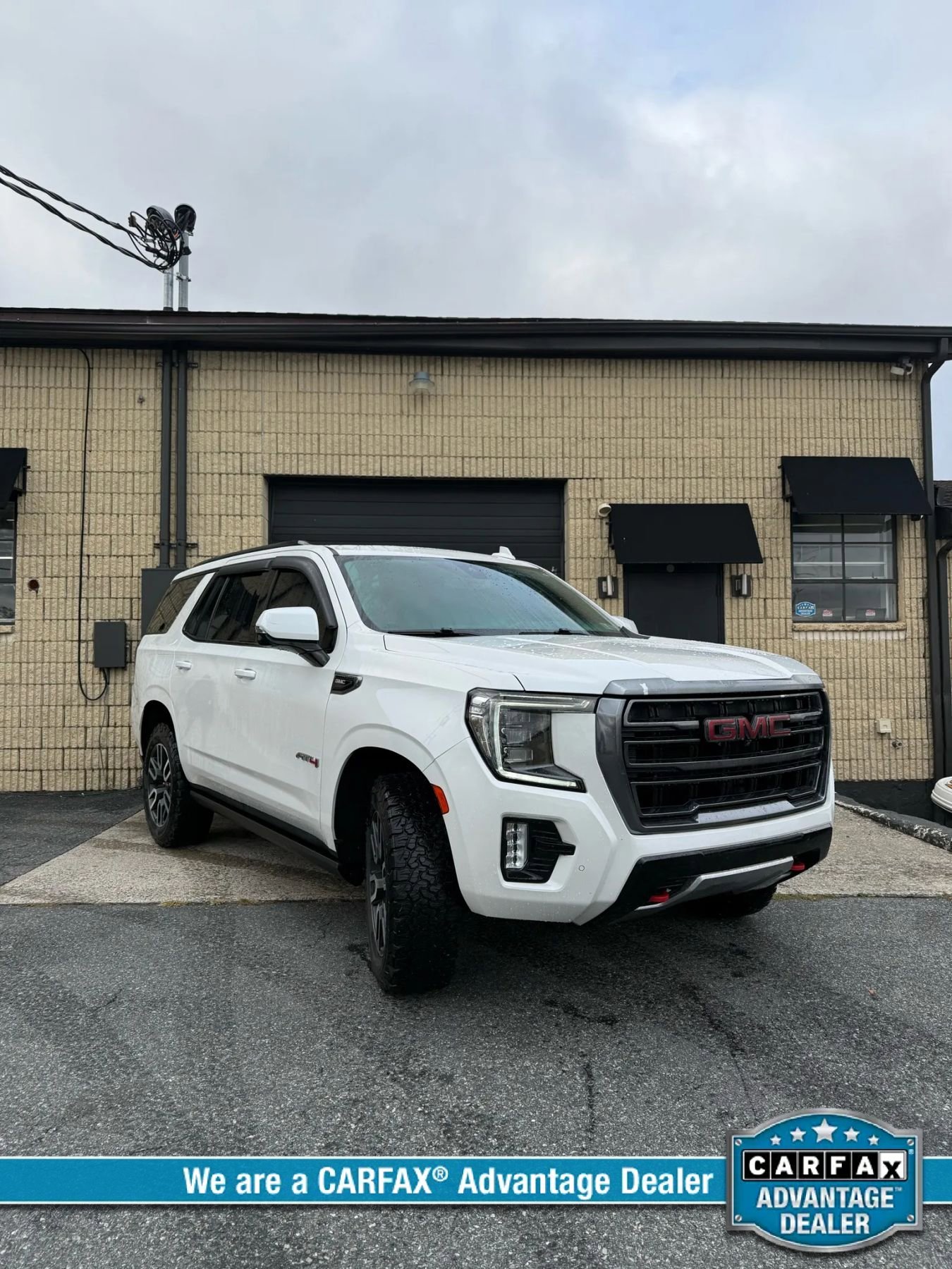 Used 2021 GMC Yukon AT4 w/ AT4 Premium Package AWD/4WD image 1