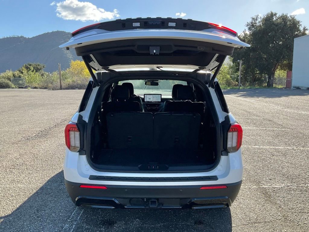 Certified 2025 Ford Explorer ST-Line w/ Premium Package image 14