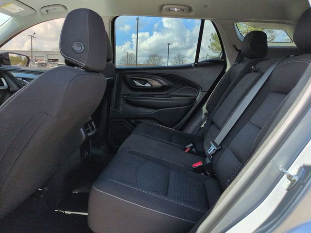 Used 2023 GMC Terrain SLE w/ Driver Convenience Package image 16