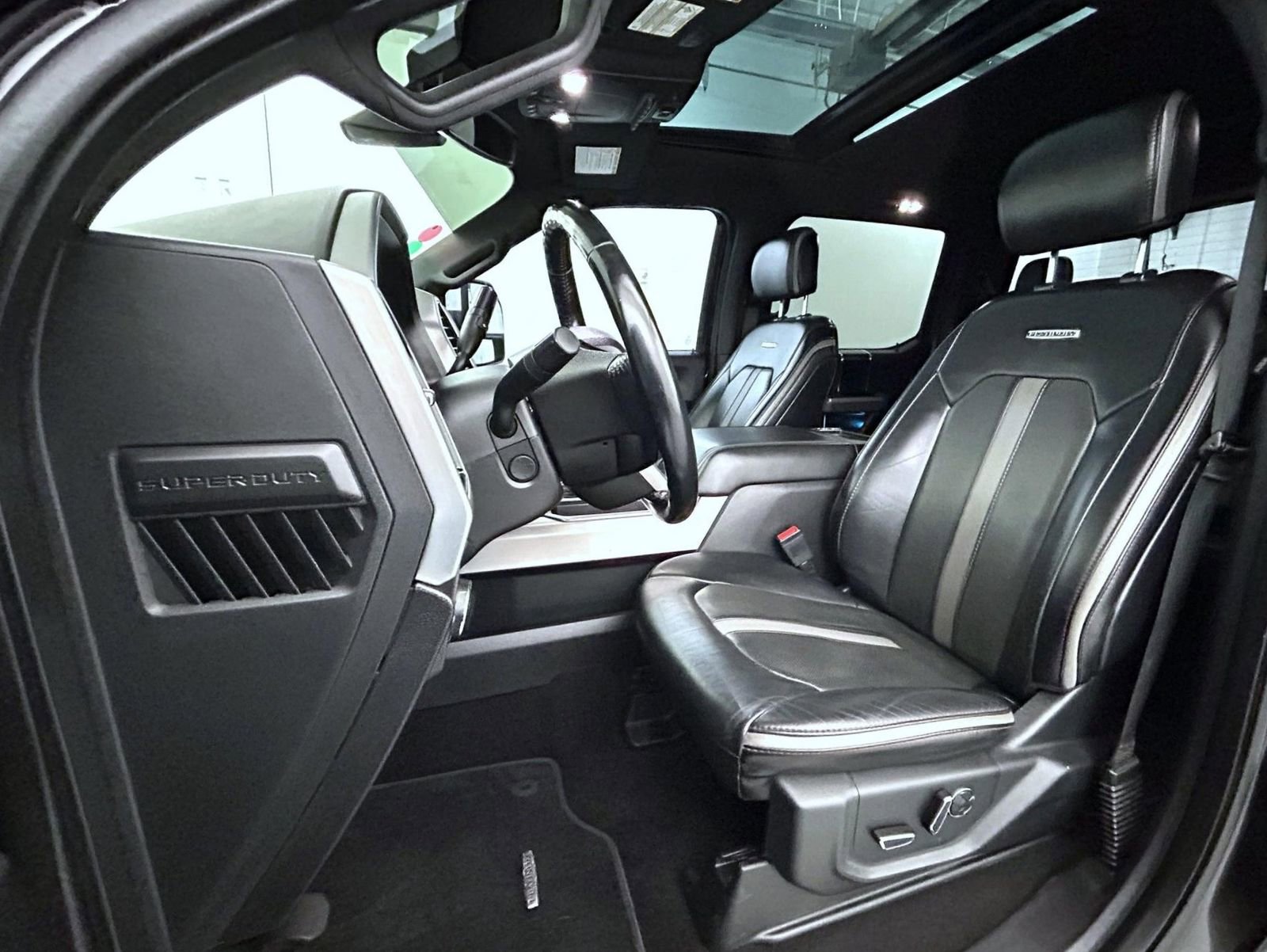 Used 2019 Ford F350 Platinum w/ Platinum Ultimate Package image 11