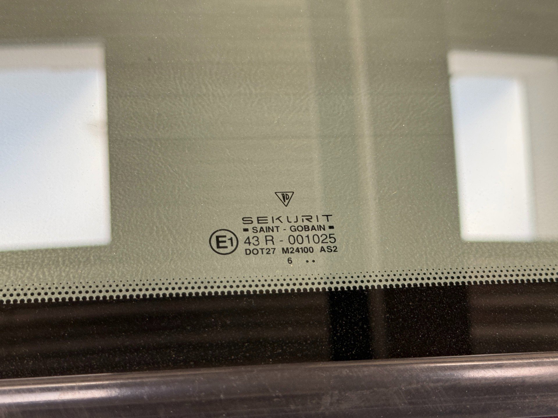 Used 1998 Porsche 911 Carrera S image 73