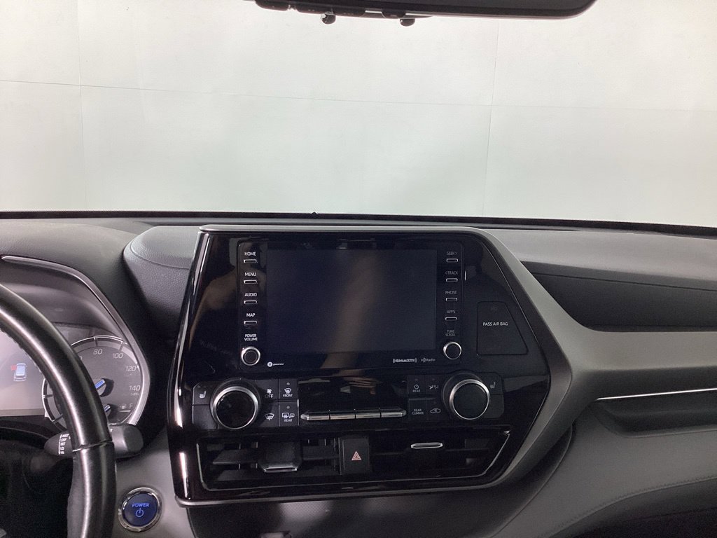 Used 2022 Toyota Highlander XLE AWD/4WD image 15
