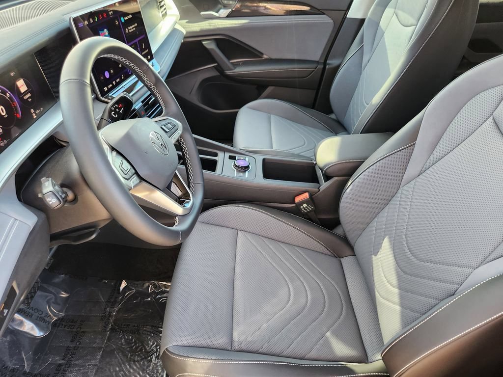 New 2026 Volkswagen Tiguan SE AWD/4WD image 3