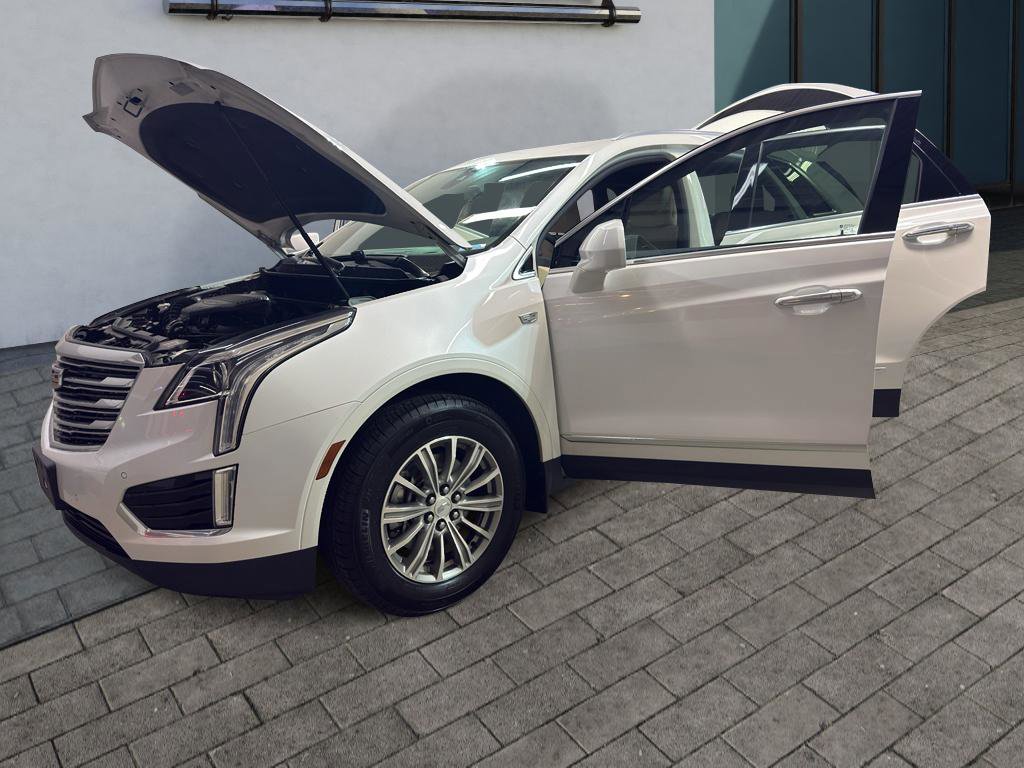 Used 2017 Cadillac XT5 Luxury w/ Driver Awareness Package AWD/4WD image 9