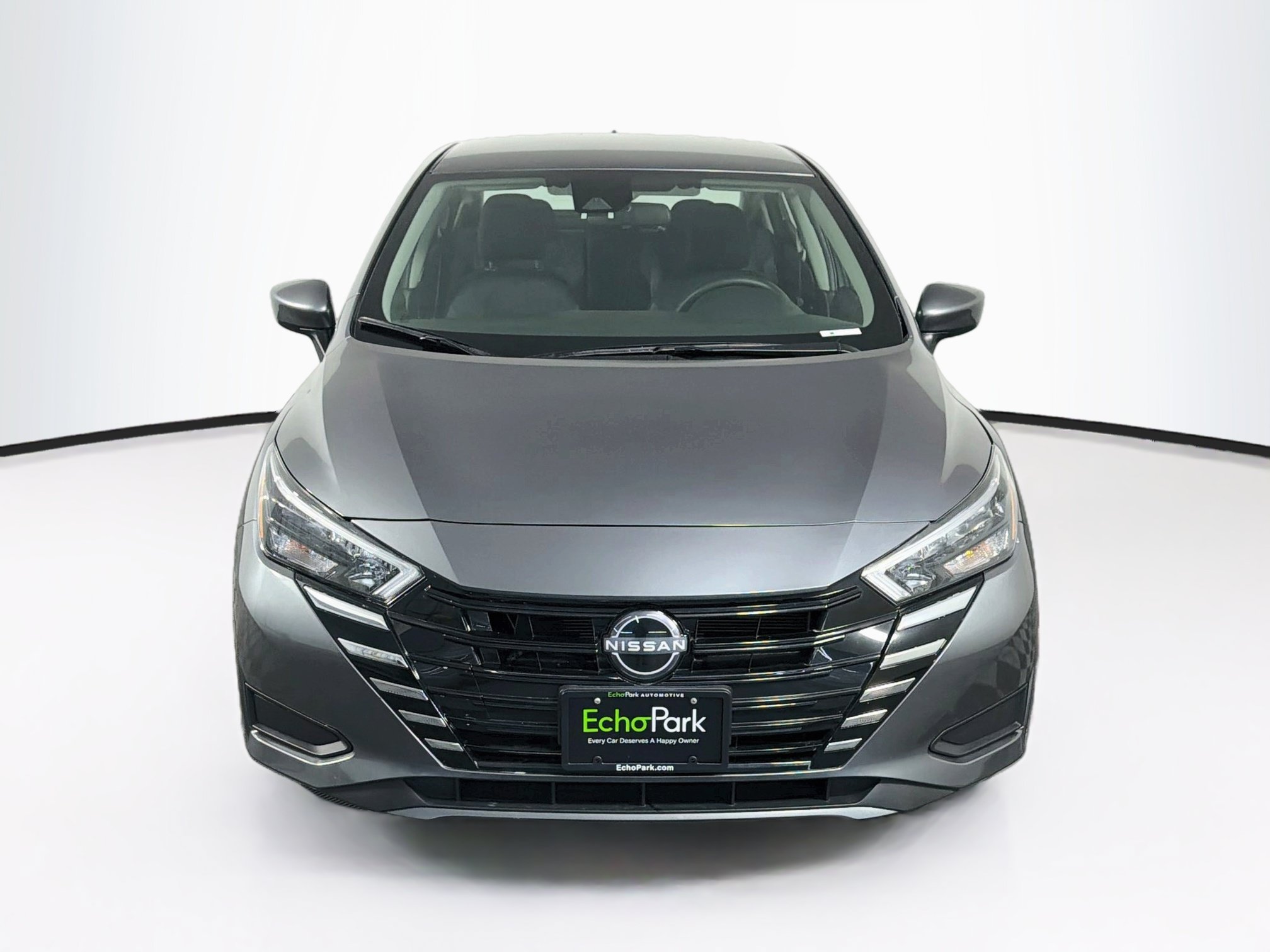 Used 2025 Nissan Versa SV FWD image 2