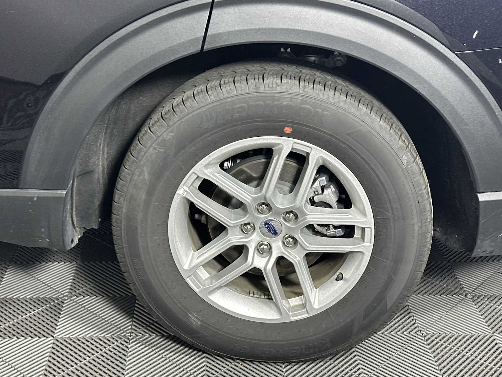 Used 2025 Ford Explorer Active image 18