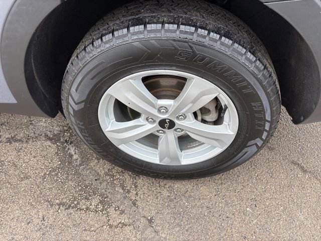 Used 2023 Kia Sorento LX image 44