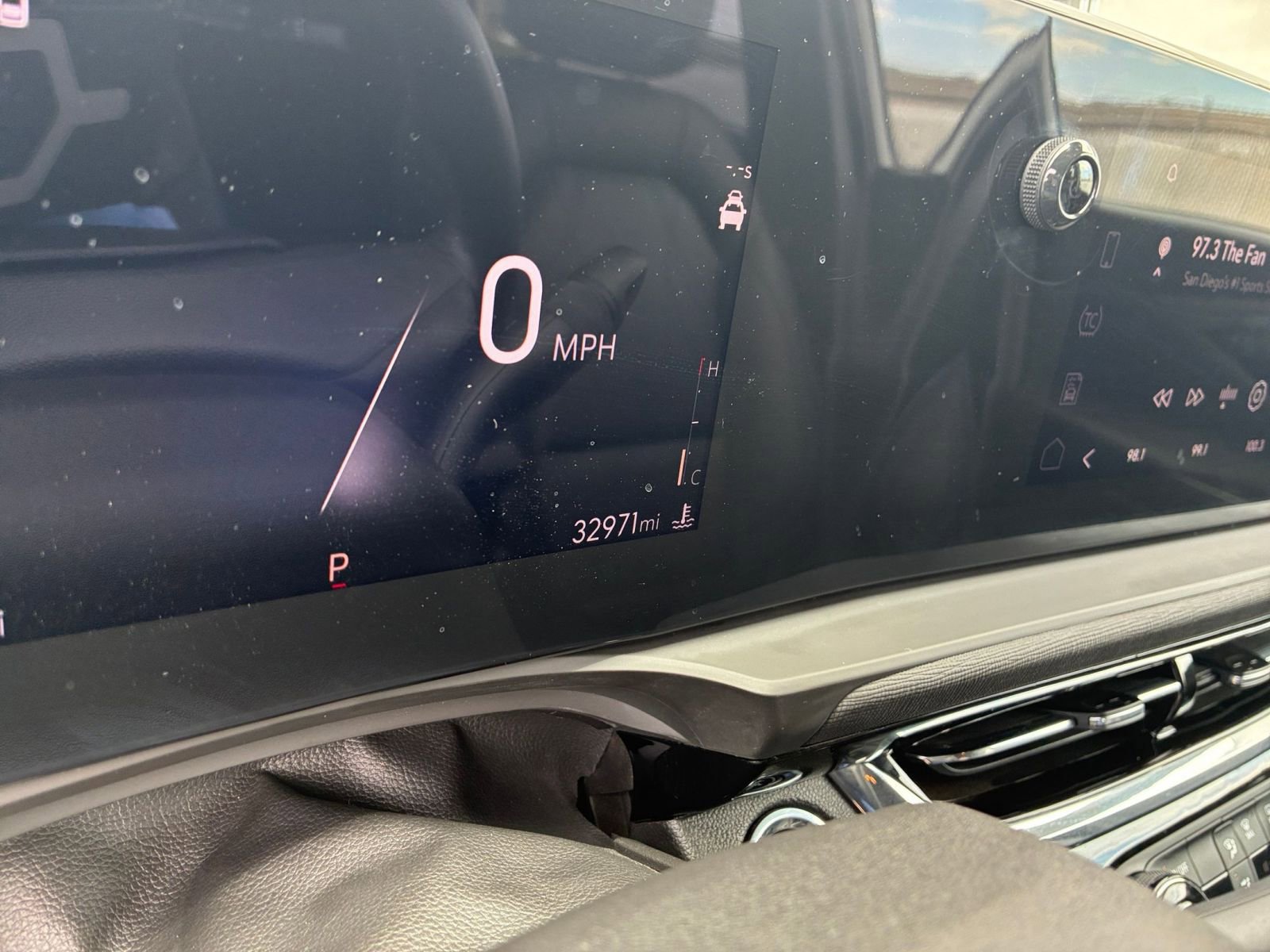 Used 2025 Buick Envista Sport Touring image 39