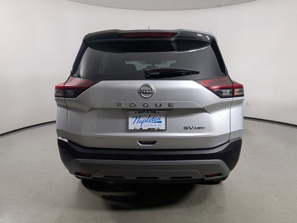 Used 2023 Nissan Rogue SV image 6