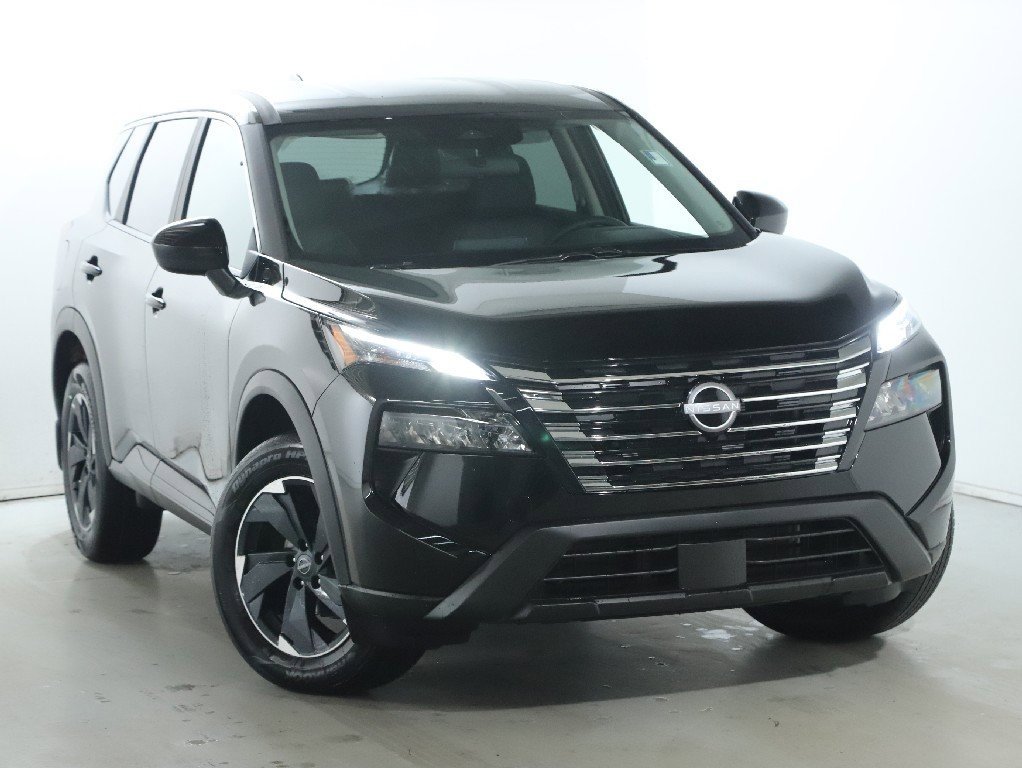 Certified 2026 Nissan Rogue SV image 2