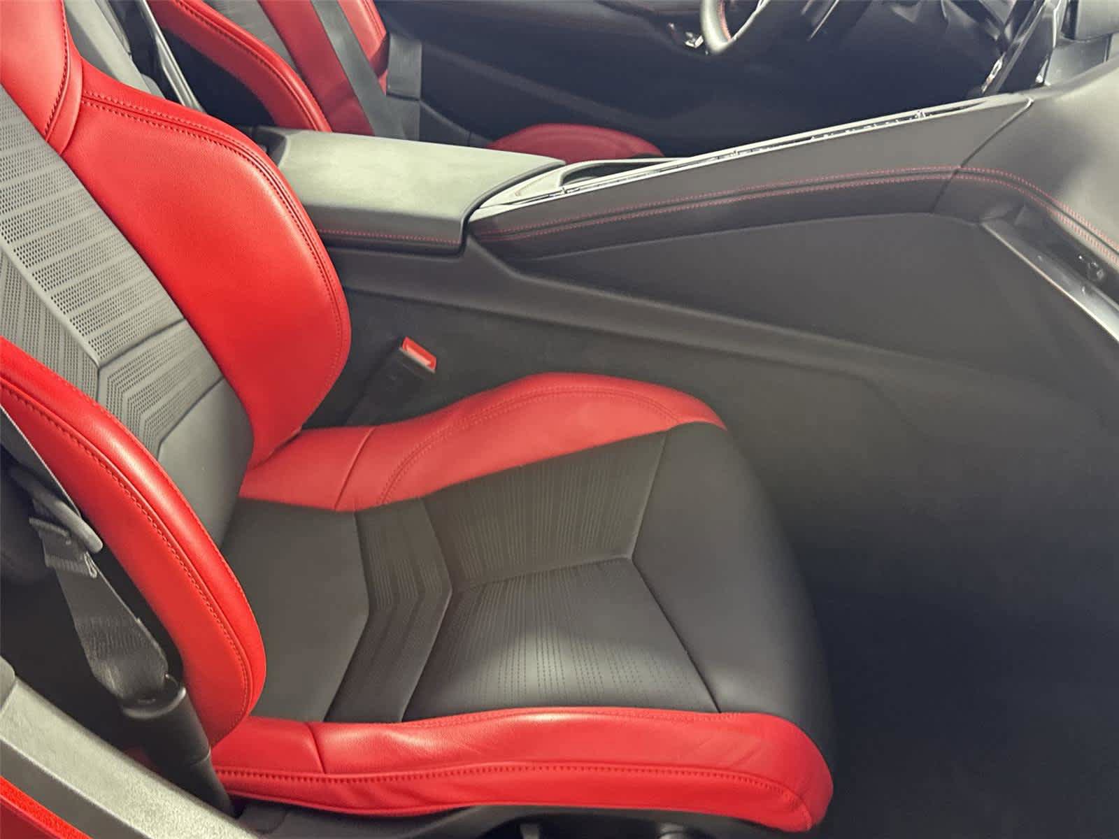Used 2022 Chevrolet Corvette Stingray Premium Conv w/ Battery Protection Package RWD image 15